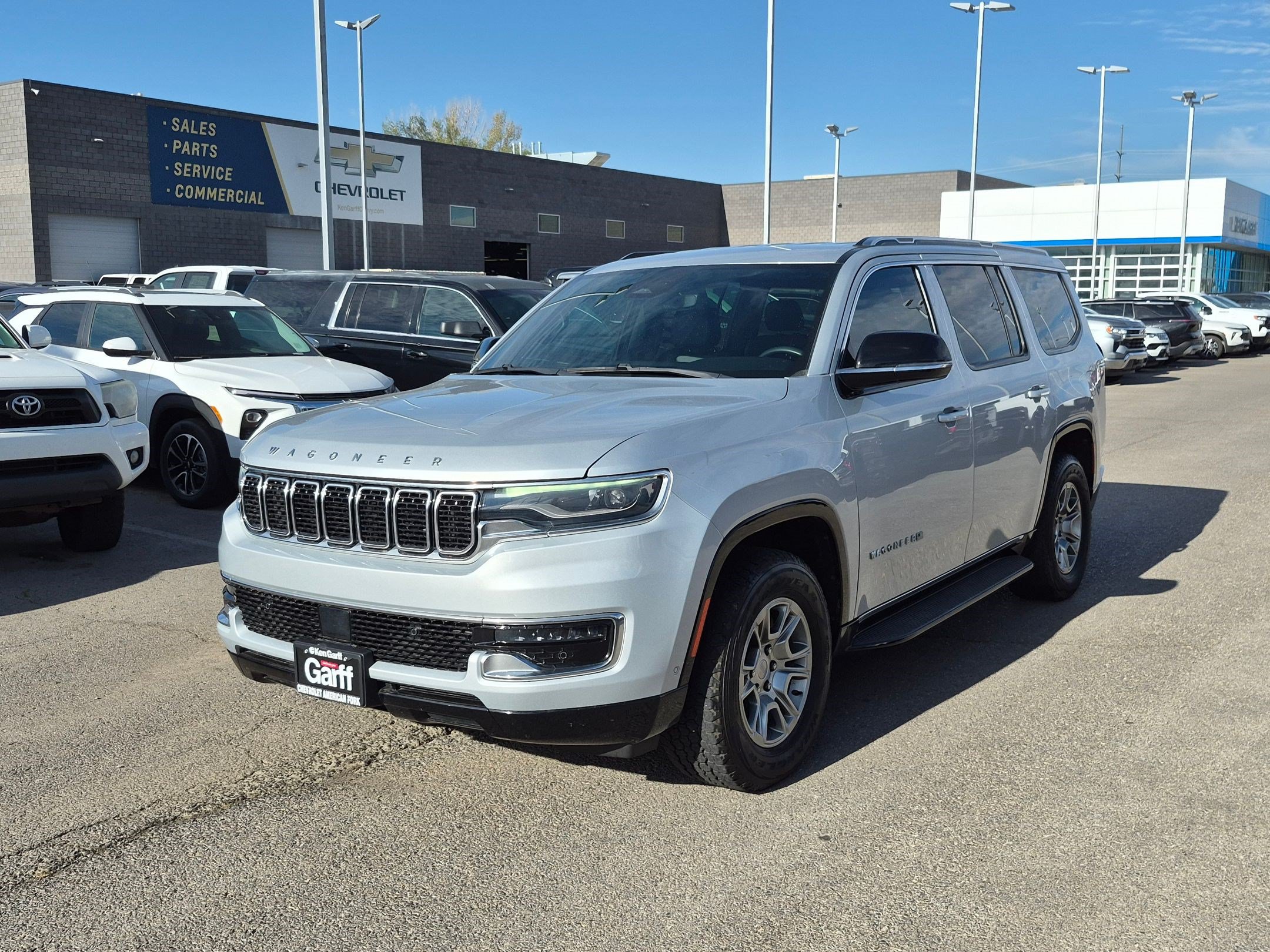 Used 2023 Jeep Wagoneer 4WD image 8