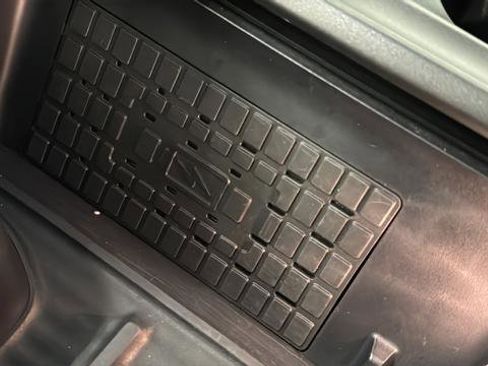 Used 2025 Ford Expedition Platinum image 40