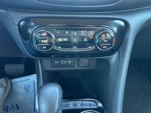 Used 2022 Buick Encore GX Select w/ Sport Touring Package image 16