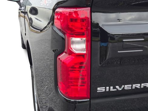 Used 2025 Chevrolet Silverado 1500 LT AWD/4WD image 11