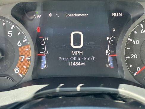 Used 2025 Jeep Compass Limited image 40