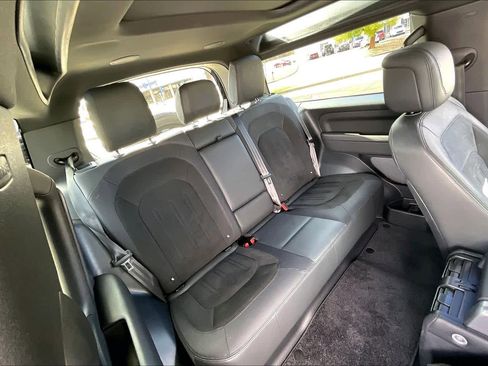 Used 2023 Land Rover Defender 90 V8 image 18