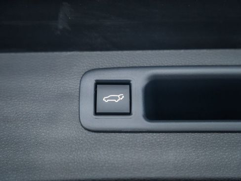 Used 2026 Toyota Highlander XLE AWD/4WD image 11