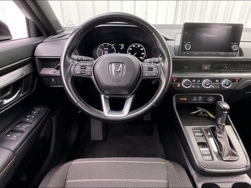Certified 2025 Honda CR-V Sport image 5