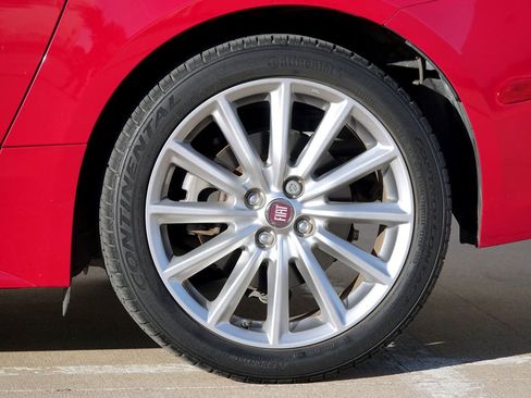 Used 2018 FIAT 124 Spider Lusso w/ Navigation & Sound Group image 23