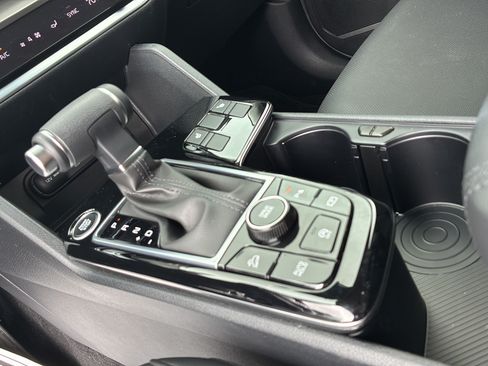 Used 2025 Kia Sportage EX FWD image 24