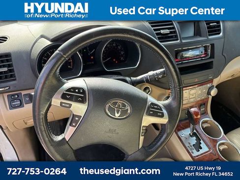 Used 2011 Toyota Highlander Limited w/ Tow Pkg image 13
