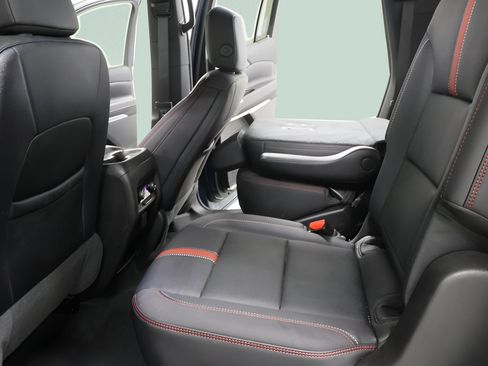 Used 2025 Chevrolet Traverse RS w/ LPO, Floor Liner Package AWD/4WD image 25