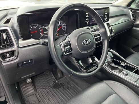 Used 2021 Kia Sorento S w/ Panoramic Sunroof Package image 2