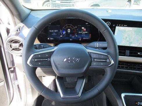 New 2026 Chevrolet Equinox ACTIV w/ Convenience Package III image 18