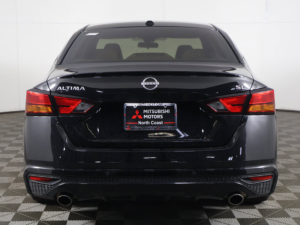 Used 2025 Nissan Altima 2.5 SL FWD image 14