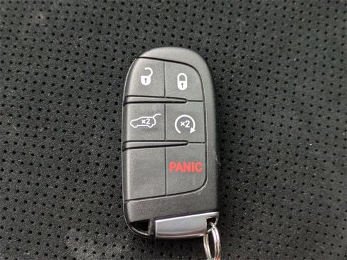 Used 2018 Jeep Grand Cherokee Altitude image 35