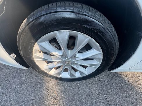 Used 2014 Lexus ES 300h FWD image 28