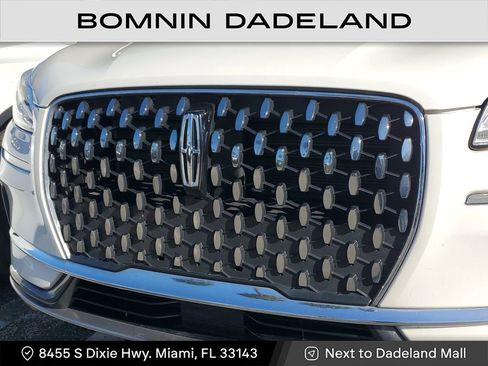 Used 2023 Lincoln Corsair Reserve image 10