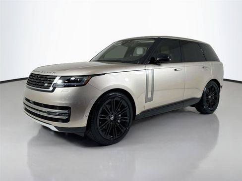 Used 2025 Land Rover Range Rover SE AWD/4WD image 10
