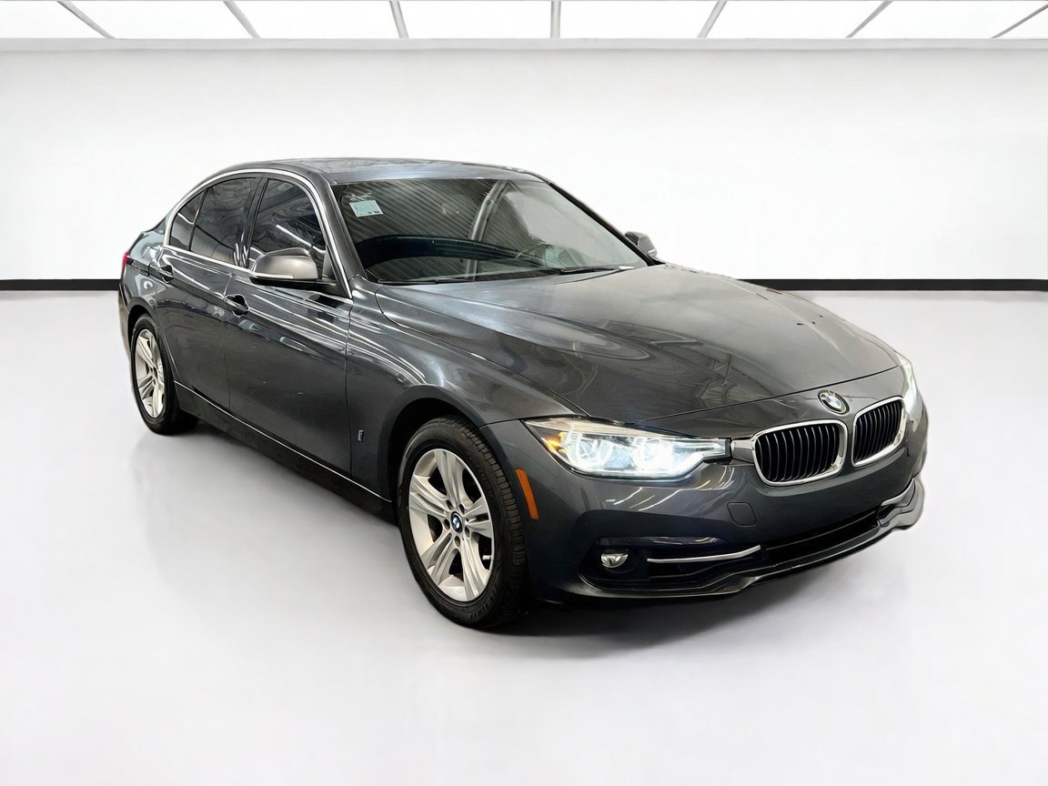 Used 2018 BMW 330e RWD image 3
