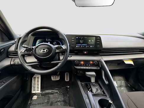 Certified 2026 Hyundai Elantra Sport FWD image 20