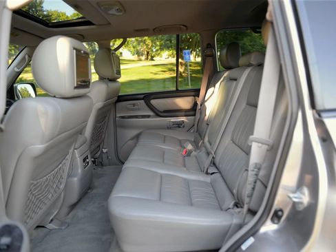 Used 2007 Toyota Land Cruiser AWD/4WD image 63