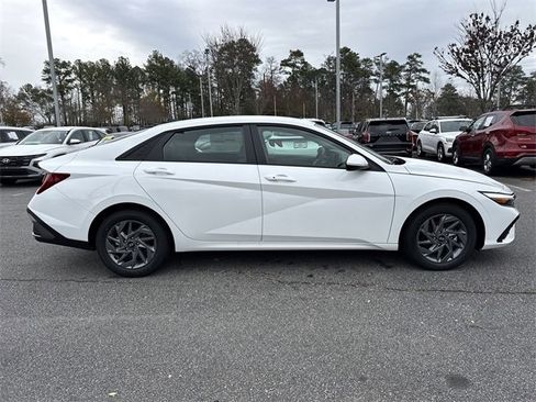 New 2026 Hyundai Elantra Blue image 8