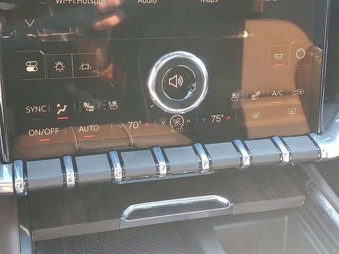 New 2026 GMC Acadia Denali Ultimate w/ LPO, Floor Liner Package image 17