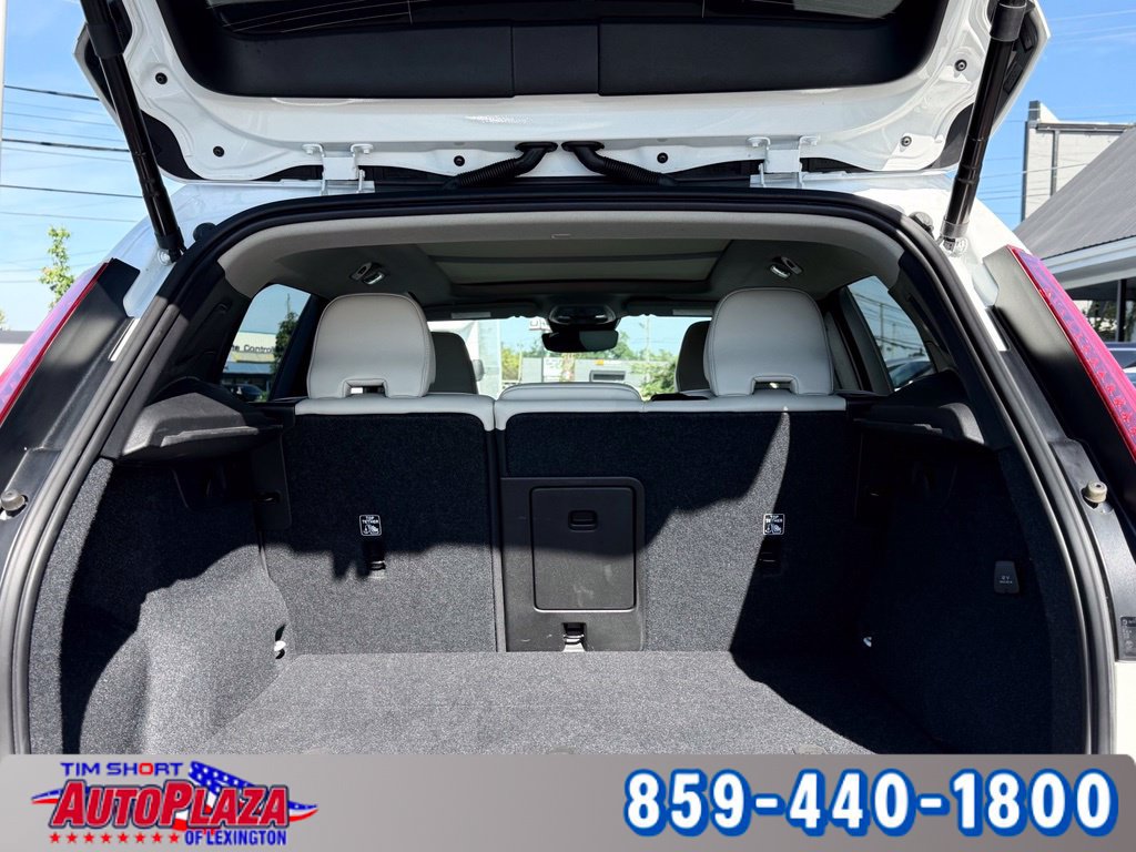 Used 2023 Volvo XC40 B4 Ultimate FWD image 32