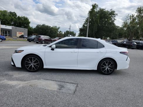 Used 2021 Toyota Camry SE FWD image 7