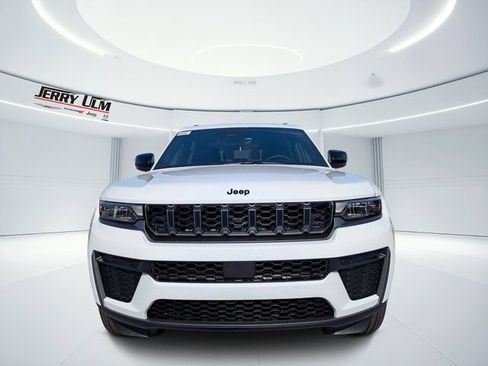 New 2026 Jeep Grand Cherokee L 4WD image 8