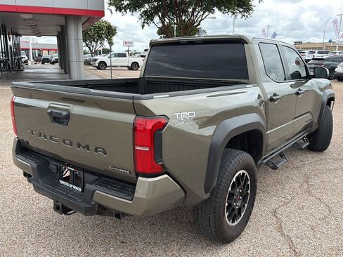Used 2025 Toyota Tacoma TRD Off-Road AWD/4WD image 3
