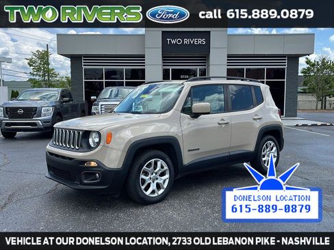 Used 2015 Jeep Renegade Latitude w/ Cold Weather Group FWD image 1