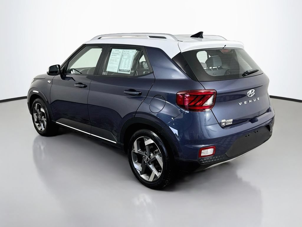 Used 2022 Hyundai Venue Limited FWD image 6