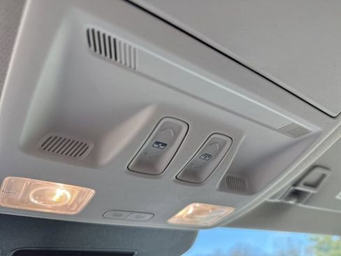 Used 2022 Ford Escape SEL image 19