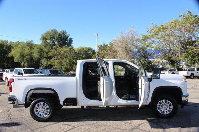Used 2022 Chevrolet Silverado 2500 LT w/ Fleet Comfort Package AWD/4WD image 19
