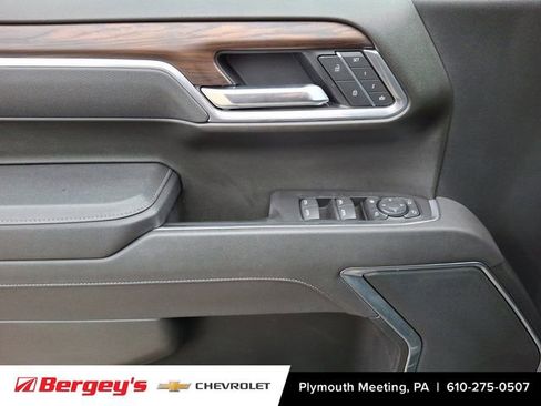 Certified 2025 GMC Sierra 1500 SLT image 13