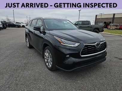 Used 2023 Toyota Highlander Limited