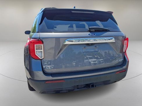 Used 2022 Ford Explorer XLT w/ Class IV Trailer Tow Package AWD/4WD image 6