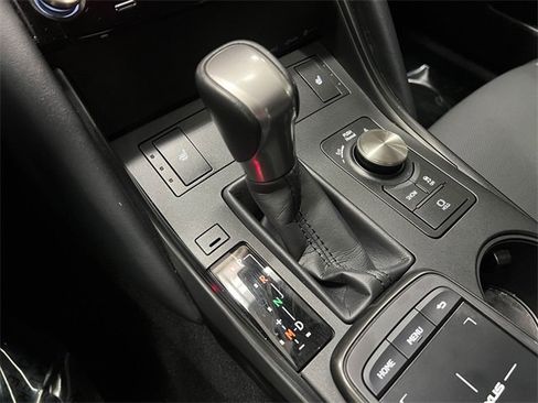 Certified 2024 Lexus IS 300 F Sport image 21