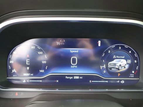 Used 2023 Chevrolet Suburban Z71 w/ Luxury Package image 20