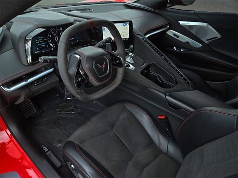 Used 2021 Chevrolet Corvette Stingray Premium Cpe w/ Z51 Performance Package image 15