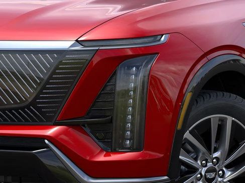 New 2026 Cadillac Vistiq Luxury w/ LPO, Floor Liner Package AWD/4WD image 10