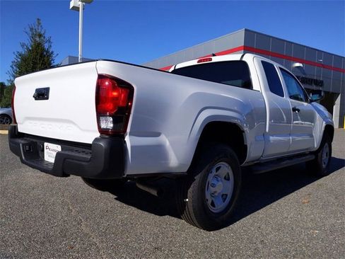 Used 2019 Toyota Tacoma SR image 4