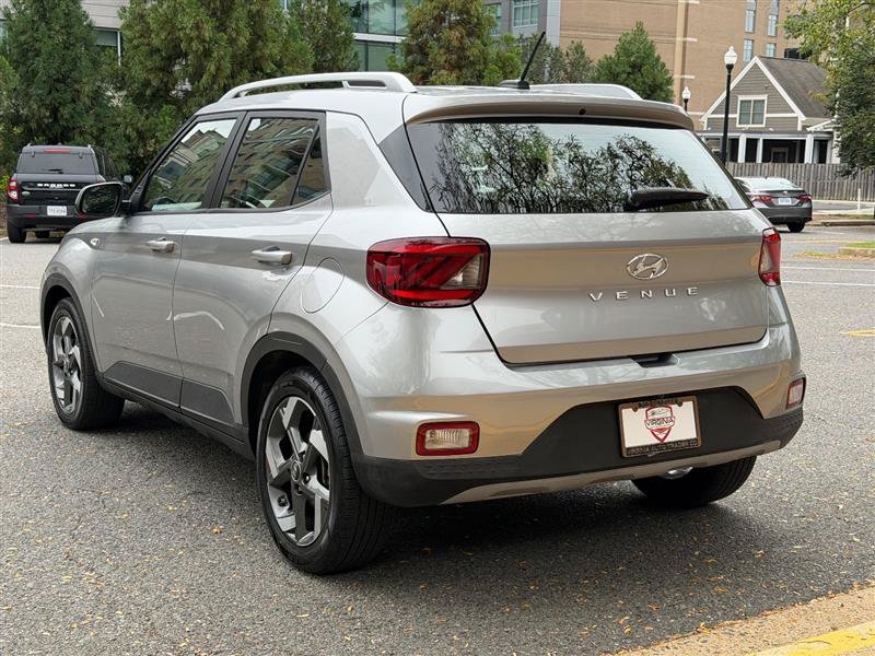 Used 2023 Hyundai Venue SEL w/ Cargo Package FWD image 11
