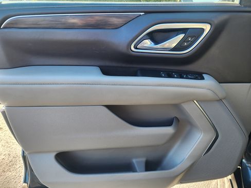 Used 2021 Chevrolet Suburban LS image 23