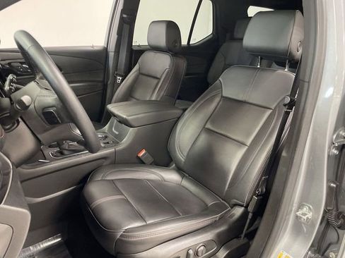 Certified 2023 Chevrolet Traverse RS w/ LPO, Floor Liner Package image 11