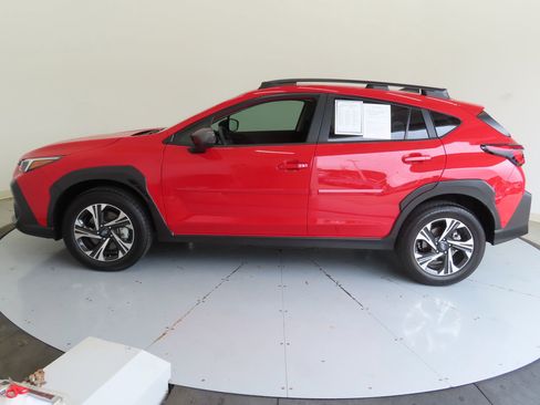Used 2025 Subaru Crosstrek 2.0i Premium w/ Crosstrek Mirror Package AWD/4WD image 9