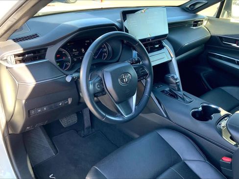 Used 2021 Toyota Venza XLE w/ Softex Package image 18