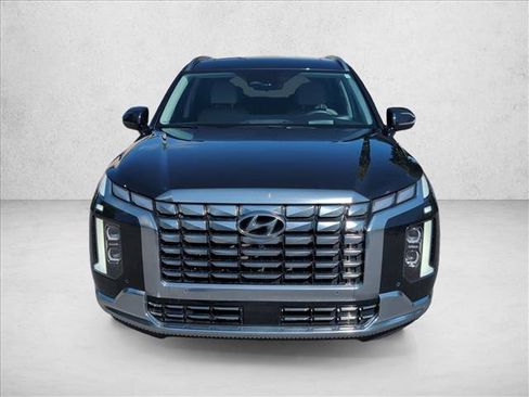 Used 2024 Hyundai Palisade Calligraphy FWD image 2