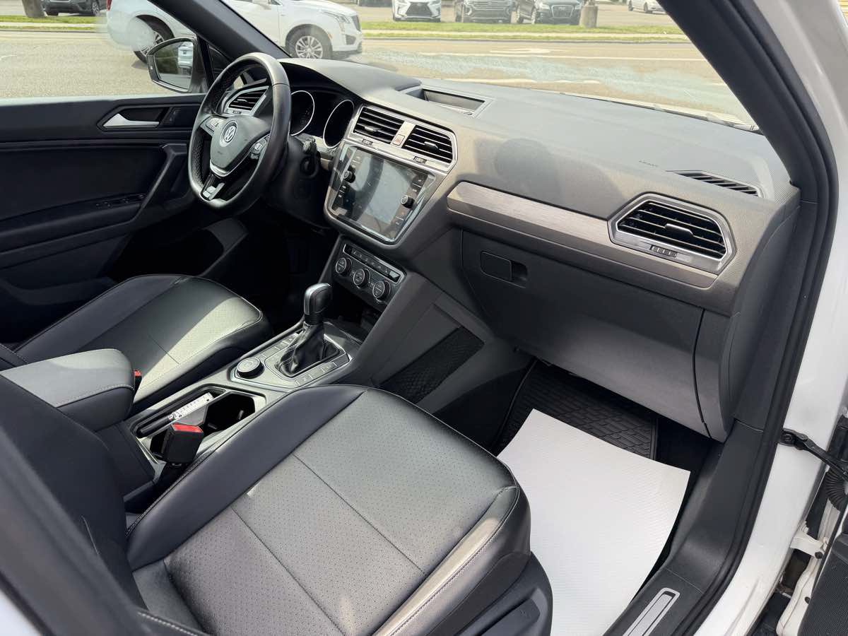 Used 2021 Volkswagen Tiguan SE R-Line AWD/4WD image 20