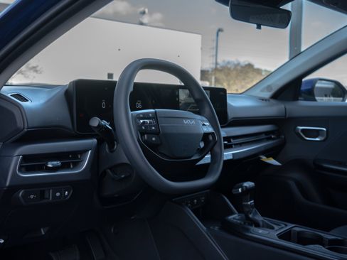 New 2025 Kia K4 LXS image 27