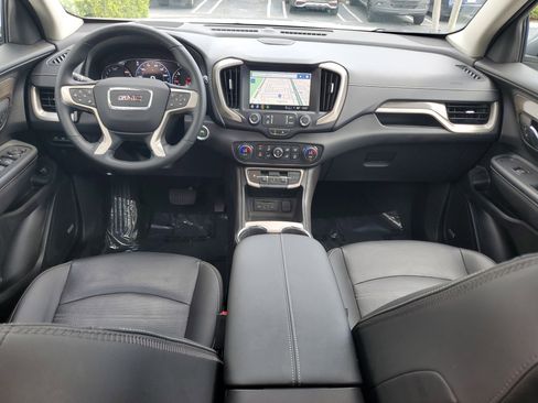 Used 2024 GMC Terrain Denali w/ Denali Premium Package AWD/4WD image 17