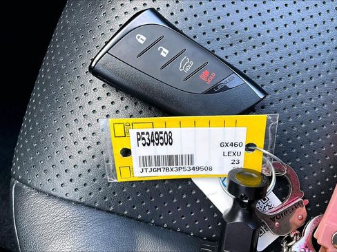 Used 2023 Lexus GX 460 Luxury w/ Sport Design Package image 15